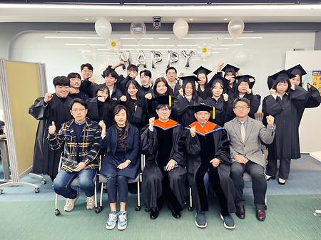 졸업식 단체 사진